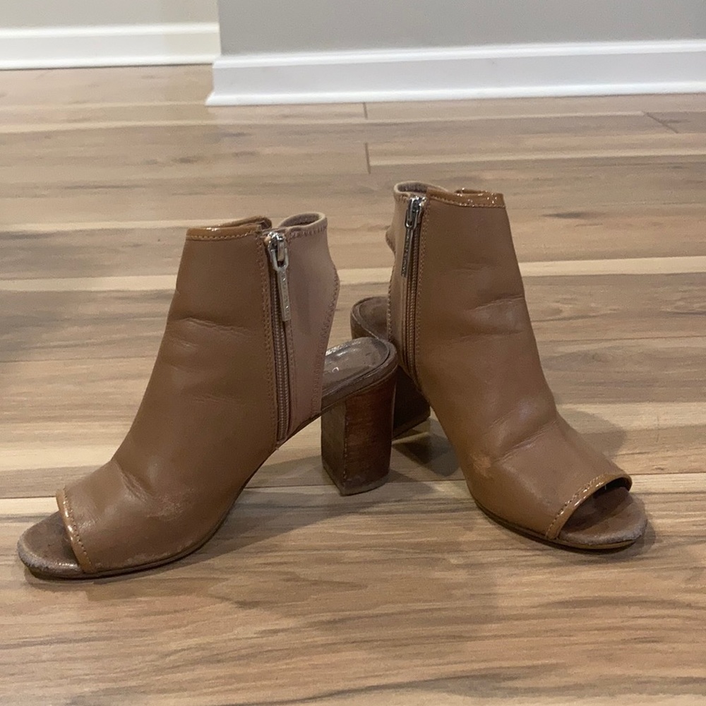 Donald J Pliner heels